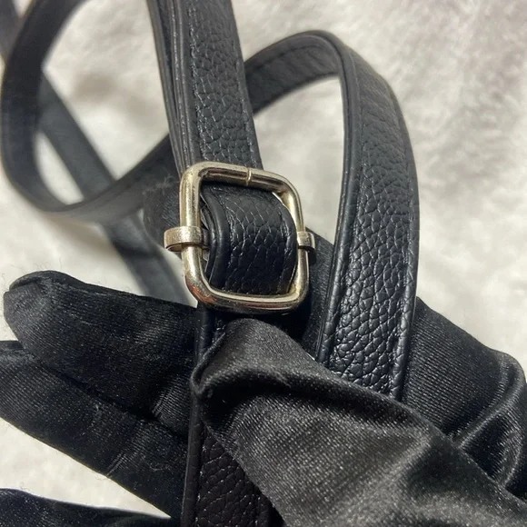 Black Leather Strap with Gold Clasps - Picture 3 of 6
